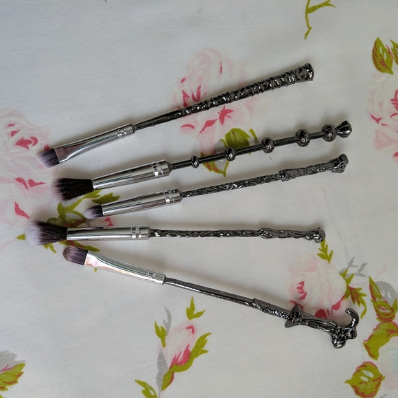 Witchy Makeup Brush Set (Magic Wands) NWOT - Picture 5 of 5